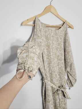 Michael Kors NEW Tan White Marble Pattern Peek a Boo Sleeves Size XSmall NWT